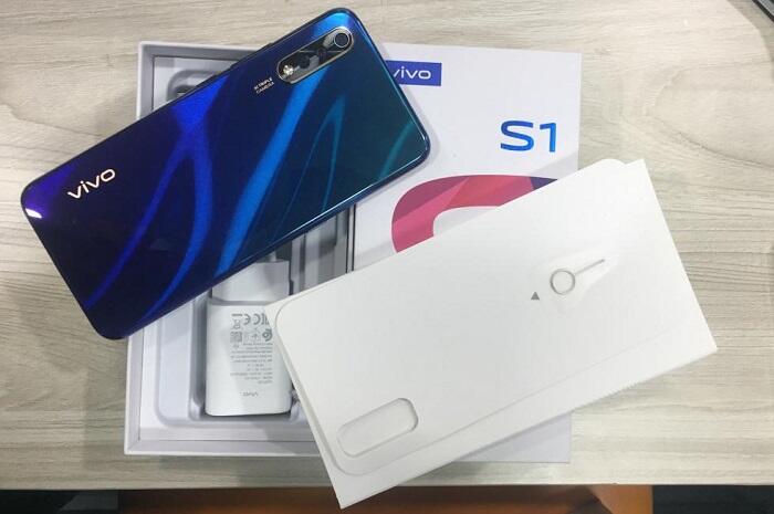 Mencicipi Hp Baru, VIVO S1 yang punya triple camera