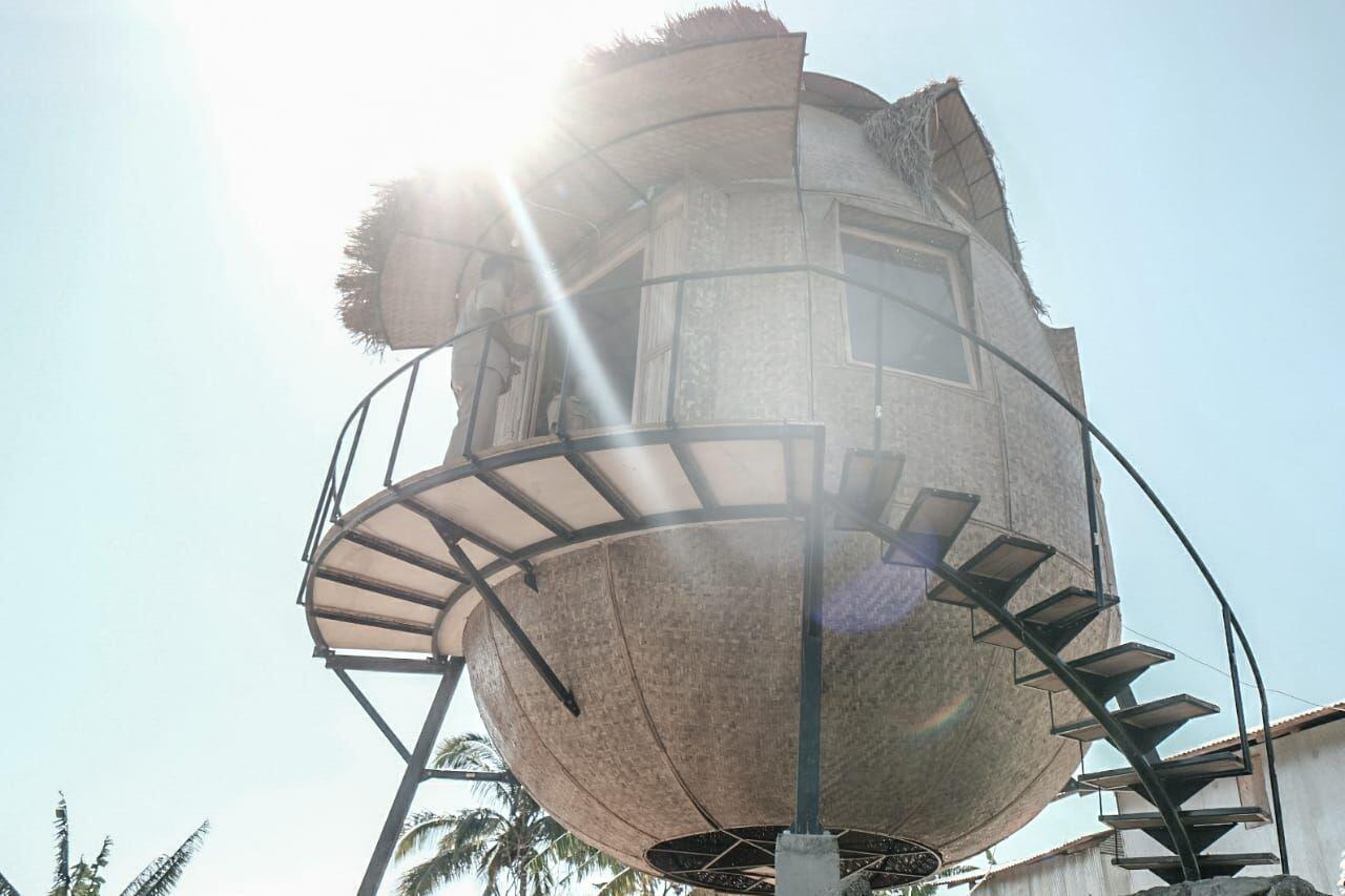 Homepod, Penginapan Portabel Berbentuk Rumah Telur di Labuan Bajo