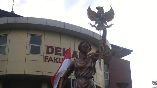 Pancasila Diamuk Ombak