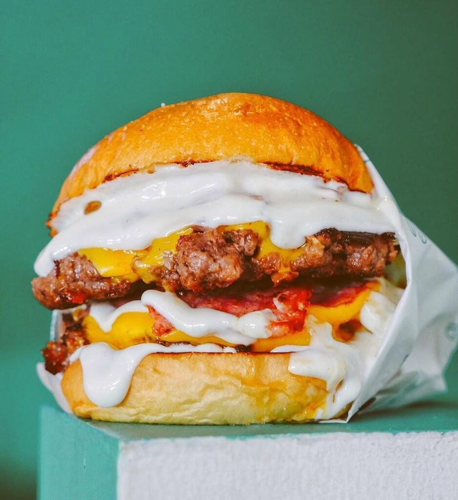 Bikin Ngiler! 5 Resto Burger Ini Dijamin Bikin Agan Sista Nggak Bisa Nahan Laper!