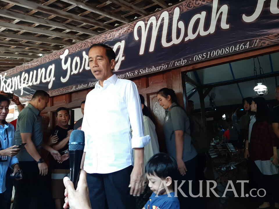 Jokowi: Ada Survei Begitu Saja Kok Heboh, Saya Serahkan ke Anaknya, Mas Gibran