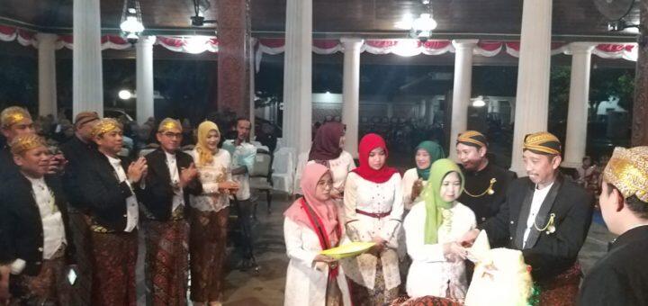 Gunakan Adat Jawa, Kirab HUT Rembang Lestarikan Budaya Jawa