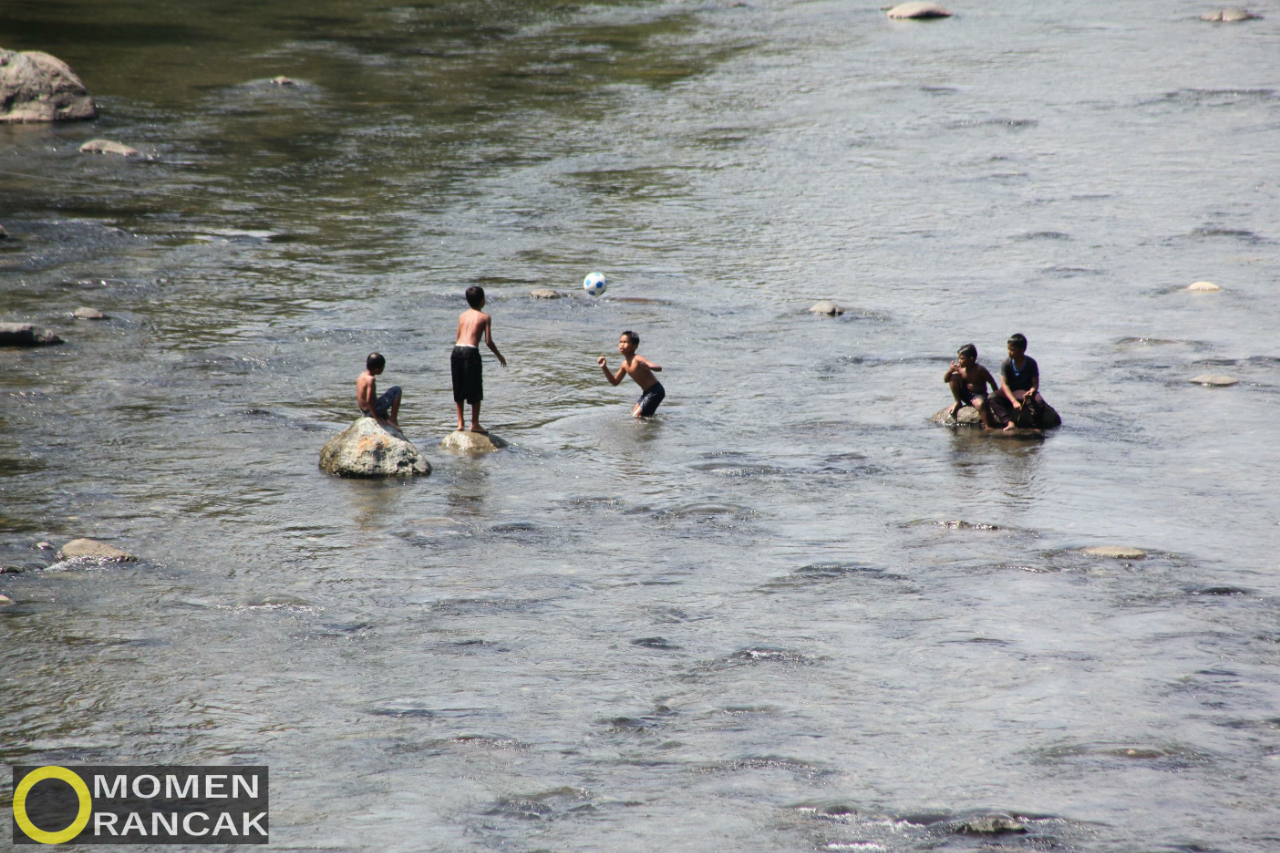 Beberapa Permainan Ini Sering Ane Mainin di Sungai Waktu Kecil