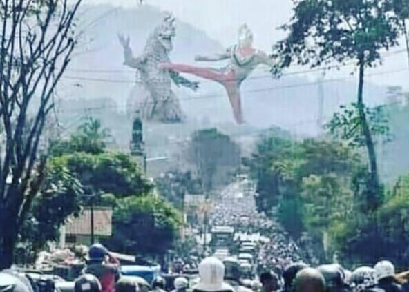 5 Editan Foto Lucu Jika Ultraman Ada Di Indonesia, Bagaimana Kelucuannya .?