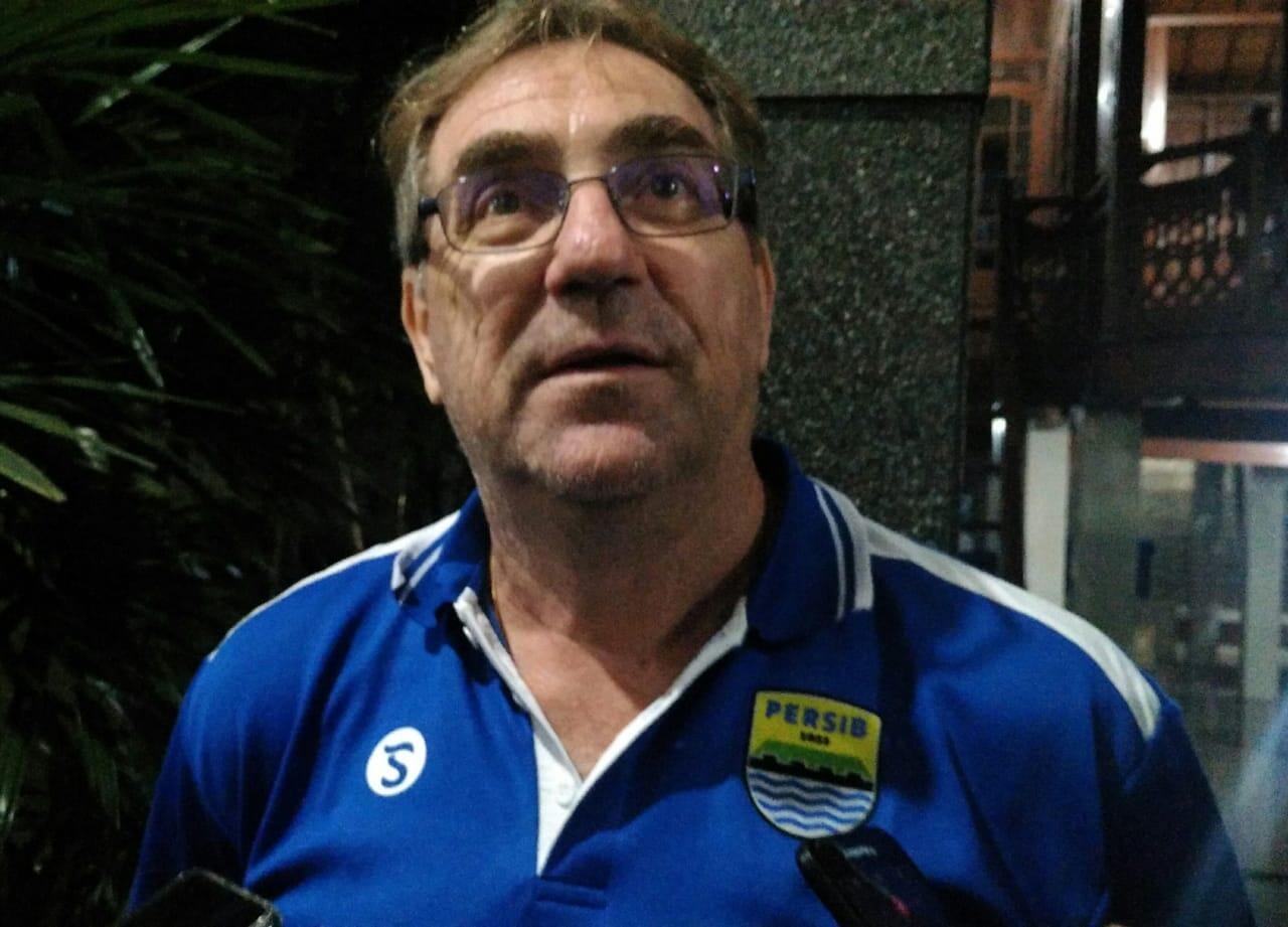 Begini Alasan Robert Atas Kekalahan Persib Dari Arema