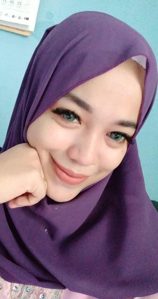 bagaimana cara memikat wanita berhijab yaa ?? (bening - bening inside)