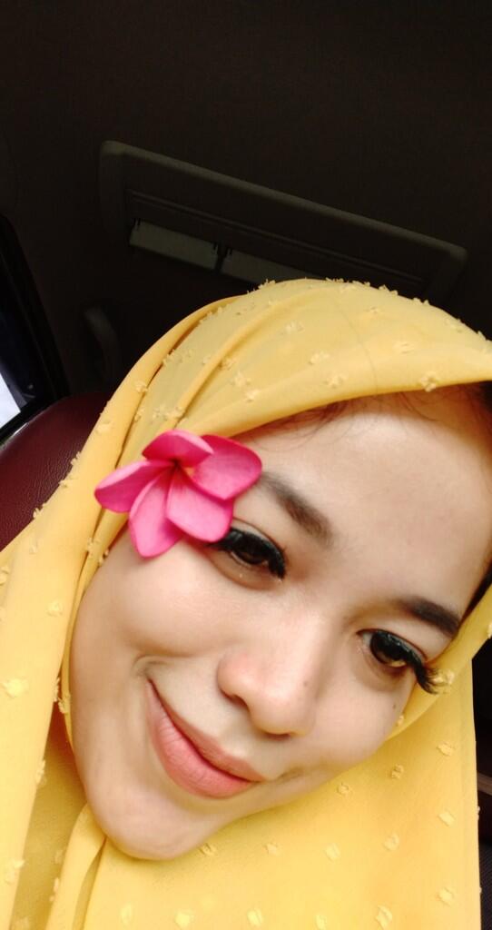 bagaimana cara memikat wanita berhijab yaa ?? (bening - bening inside)