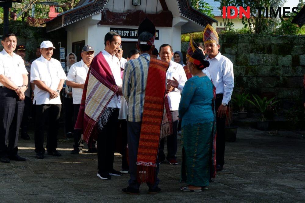 Jokowi Sampai ‘Melongo’ Dengar Cerita Batak Makan Orang