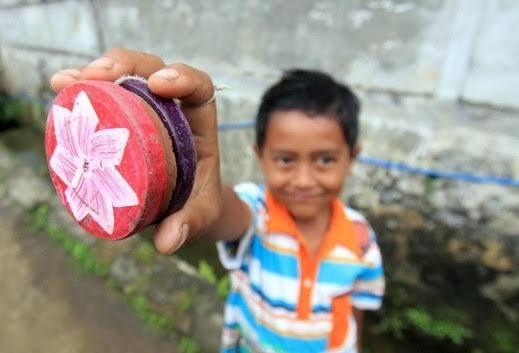 Permainan Jadul Ini Membuat Ku Rela Tak Berkedip Demi Melihat Kaum Hawa Bermain