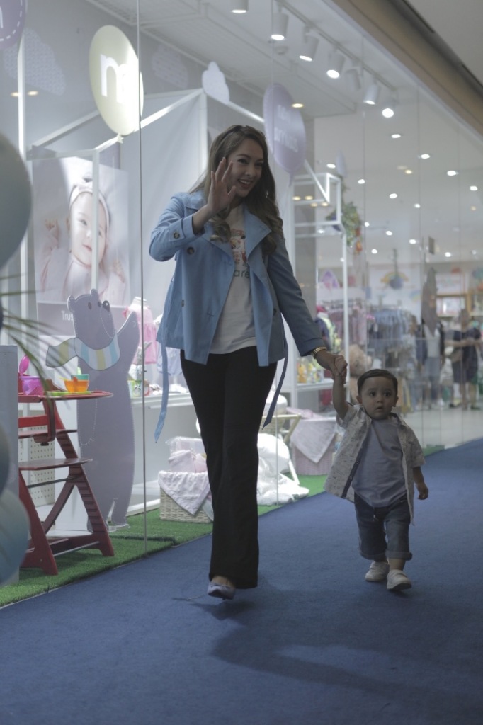 GERAI MOTHERCARE DAN (ELC) TERBESAR DAN TERMEGAH DI GRAND INDONESIA