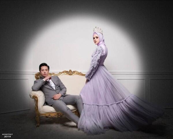 Tak Hanya Adat, 7 Foto Prewedding Cut Meyriska & Roger yang Kekinian