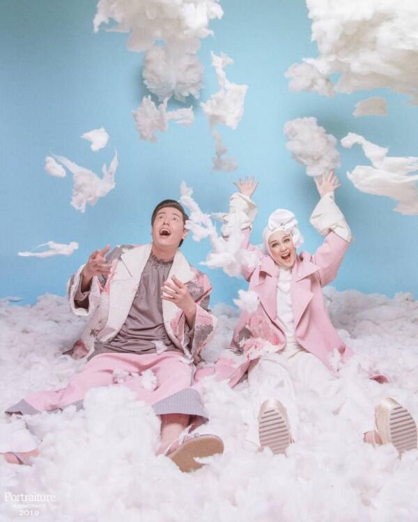 Tak Hanya Adat, 7 Foto Prewedding Cut Meyriska & Roger yang Kekinian