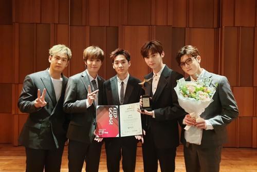 Penuh Liku, Intip Jatuh Bangun NU'EST Raih Popularitas