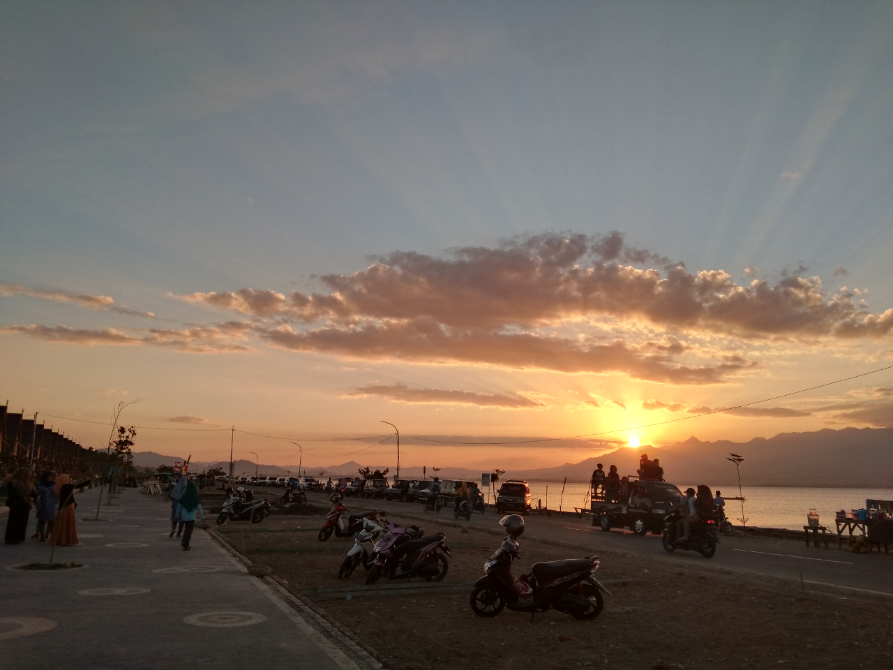 Indahnya Sunset di Taman Panda KASKUS