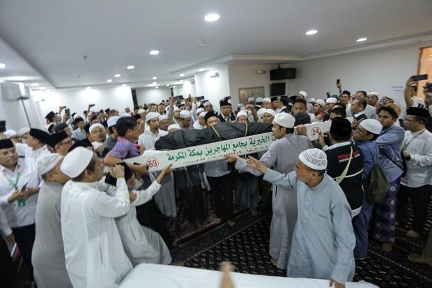 Dimakamkan di Al-Mala Jadi Keinginan Mbah Moen