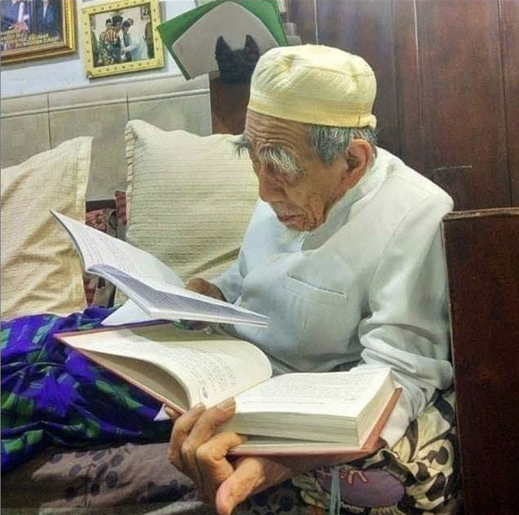 Ucapan Duka Ahok untuk Mbah Moen