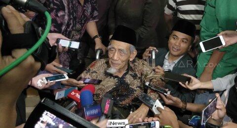 Innalillahi, Mbah Moen Meninggal di Makkah