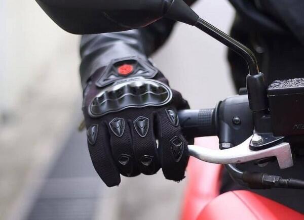 Cepat Lelah Saat Naik Motor? Perhatikan 5 Posisi Tubuh Berikut