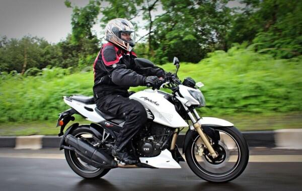 Cepat Lelah Saat Naik Motor? Perhatikan 5 Posisi Tubuh Berikut