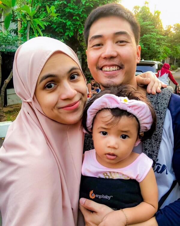 10 Potret Harmonis Nycta Gina dengan Rizky Kinos, Family Goals!