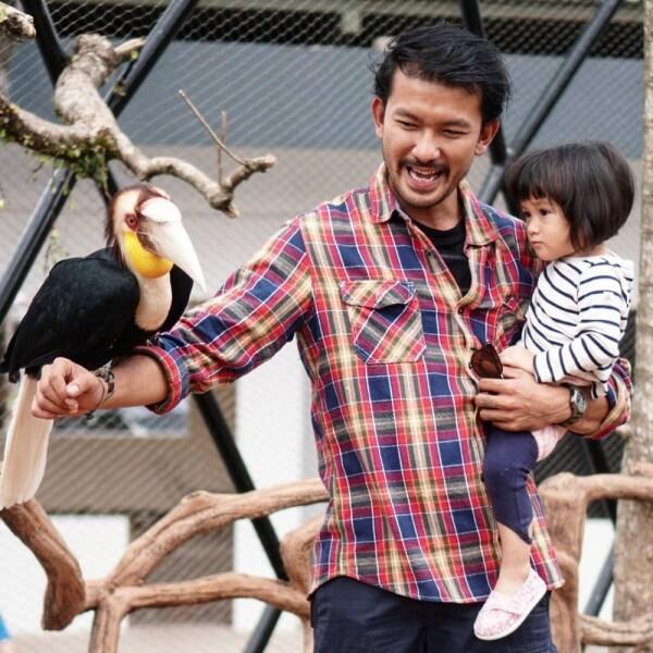 10 Potret Kebersamaan Rio Dewanto dengan Sang Anak, Kompak Banget!