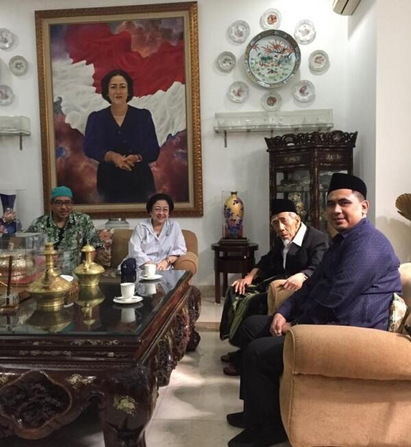 Mbah Moen dan Megawati Punya Kedakatan, Ini Kegiatan Rutin Keduanya