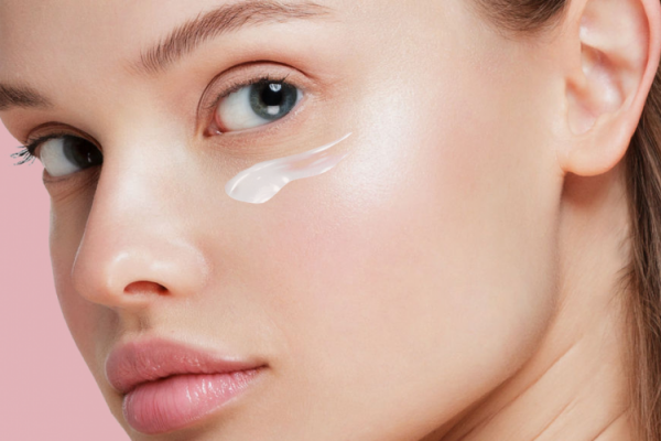 Kulit Terlindungi, 5 Produk Eye Cream Ini Dilengkapi dengan SPF Lho!