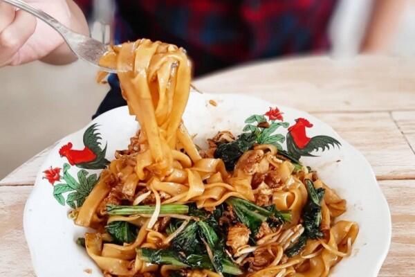 Resep dan Cara Membuat Kwetiau Goreng, Dijamin Bikin Ketagihan!