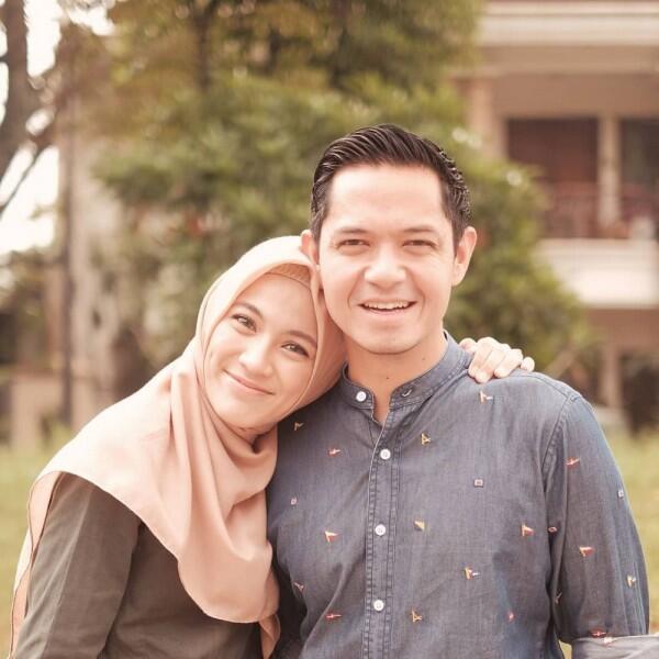 10 Artis Ini Mantap Menikah dengan Pria Lebih Dewasa