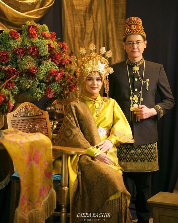10 Artis Ini Mantap Menikah dengan Pria Lebih Dewasa