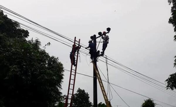 Duh, Gaji Karyawan PLN Bakal Dipotong Gegara Pemadaman Listrik Massal