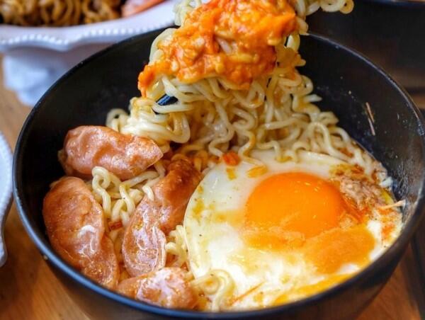 Sobat Micin, Ini 7 Kedai Mie Instan Hits di Jakarta yang Wajib Dicoba
