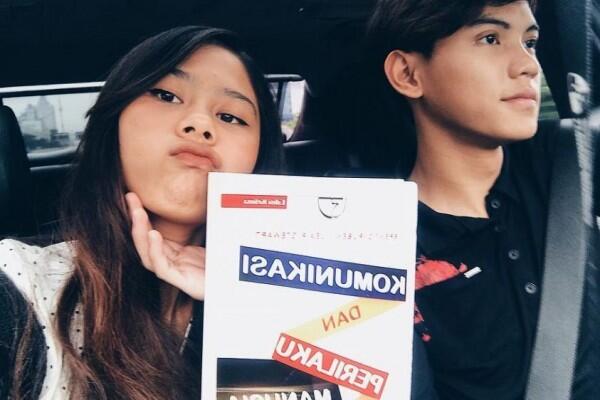 10 Potret Mesra Nadin Amizah dan Sang Pacar, Gemas Banget!