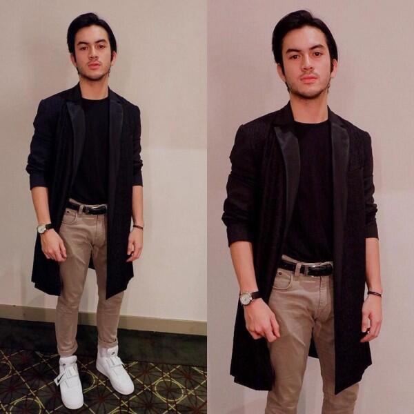 9 Daily Outfit Rizky Nazar, Cocok Buat ke Kampus dan Nongkrong!