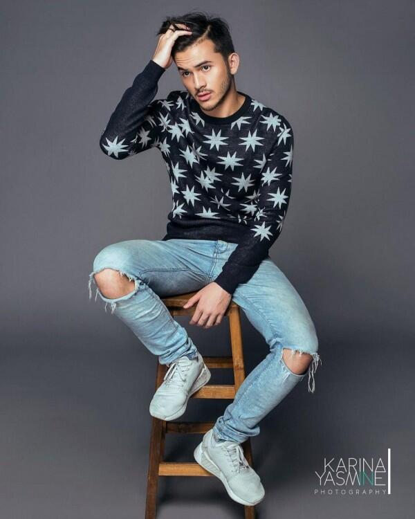 9 Daily Outfit Rizky Nazar, Cocok Buat ke Kampus dan Nongkrong!