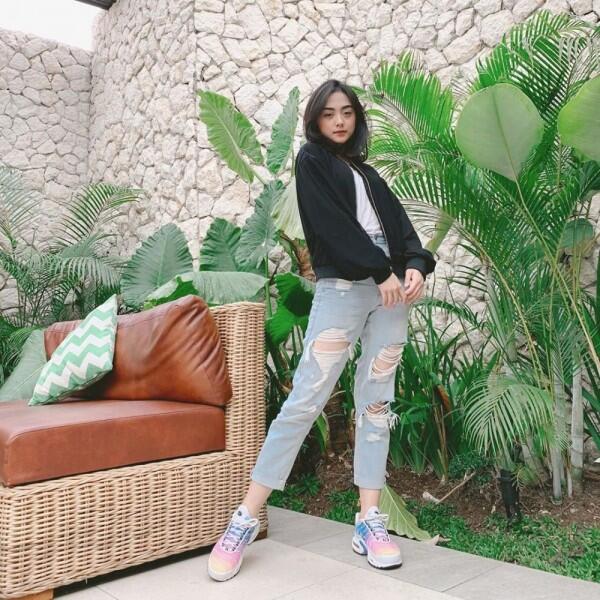 10 Pesona Azalia yang Berhasil Taklukan Hati Rizky Febian, Gemesin!