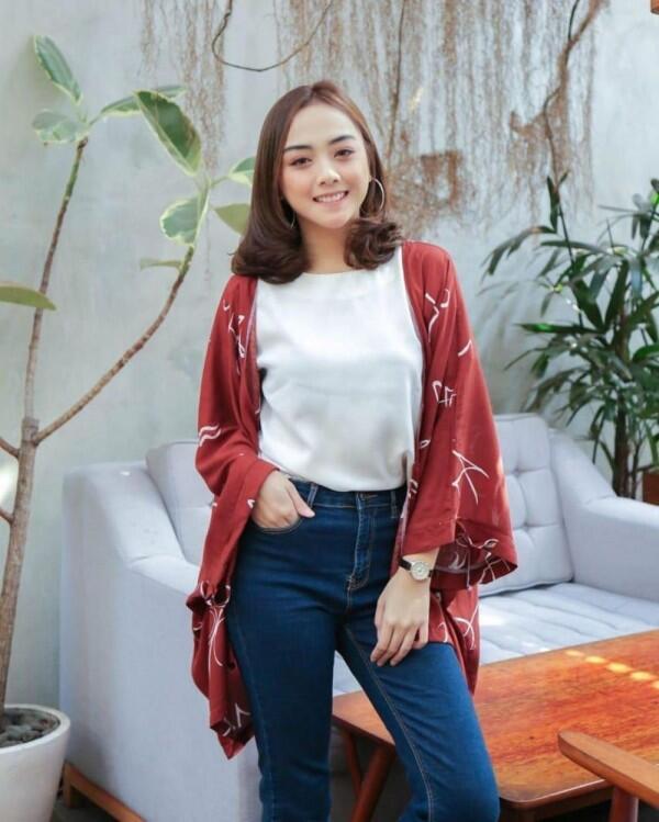10 Pesona Azalia yang Berhasil Taklukan Hati Rizky Febian, Gemesin!