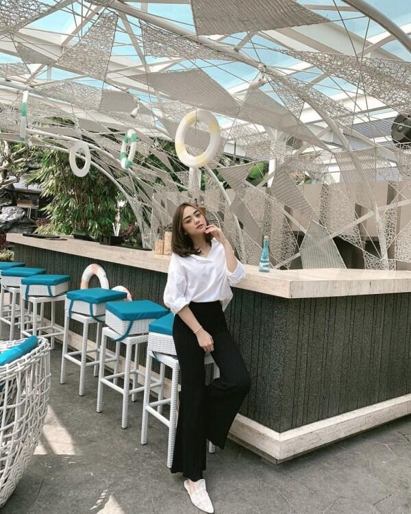 10 Pesona Azalia yang Berhasil Taklukan Hati Rizky Febian, Gemesin!