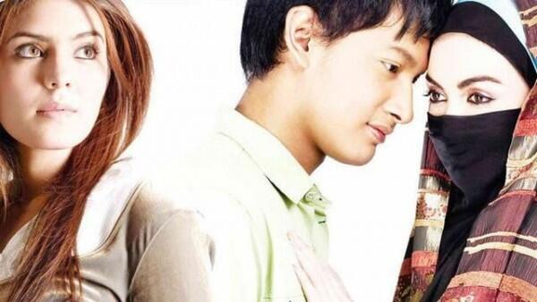 5 Film Indonesia Ini Mengisahkan Cinta Segitiga, Bikin Baper Abis