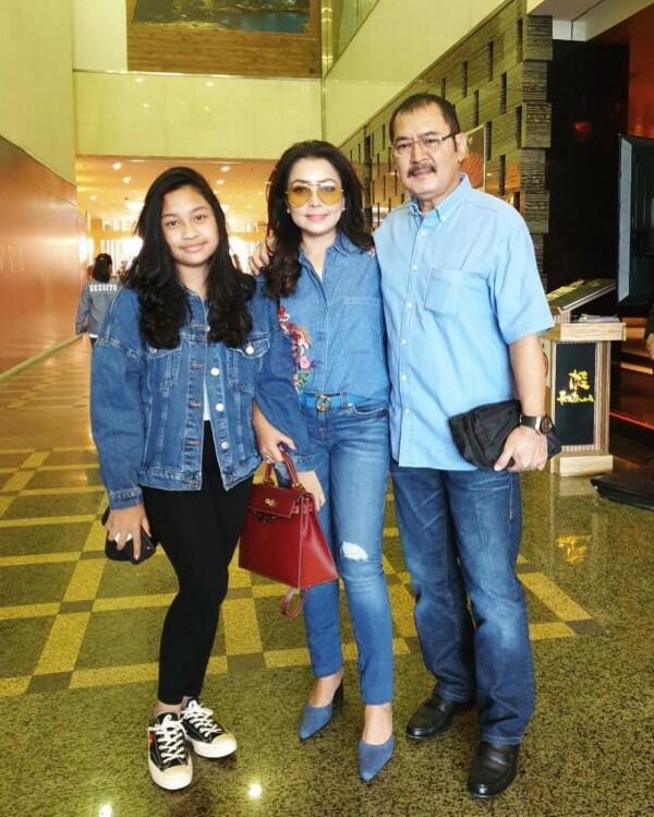 7 Style Fashion Keluarga Sosialita Mayangsari, Hits dan Super Modis!