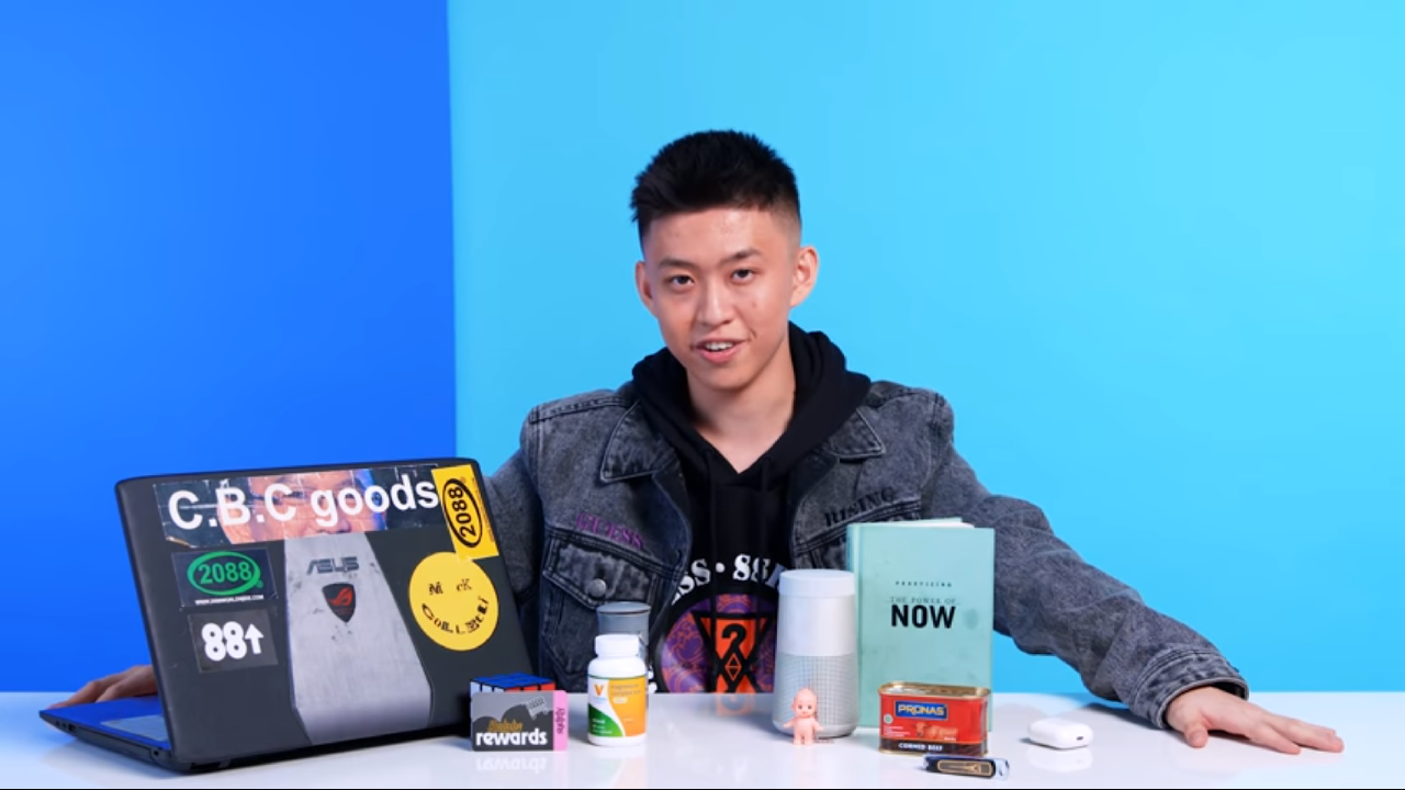 Tanpa Benda-Benda Ini, Seorang Rich Brian Merasa Tidak Bisa Hidup