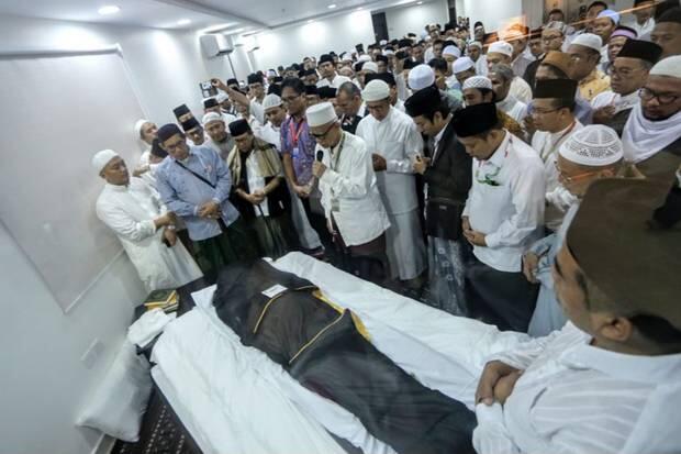 Ikut Salatkan di Mekkah, Yusril Kenang Semasa Hidup Mbah Moen