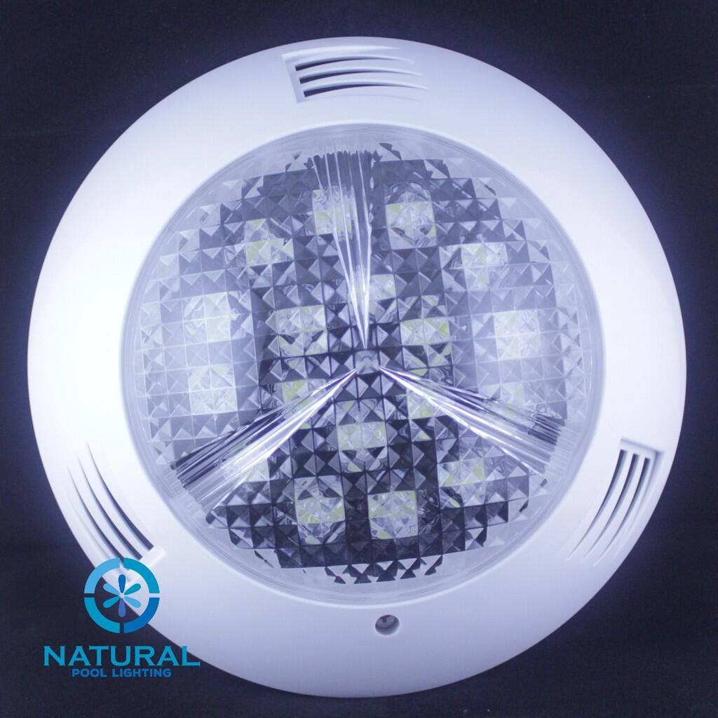 Memilih Lampu kolam renang