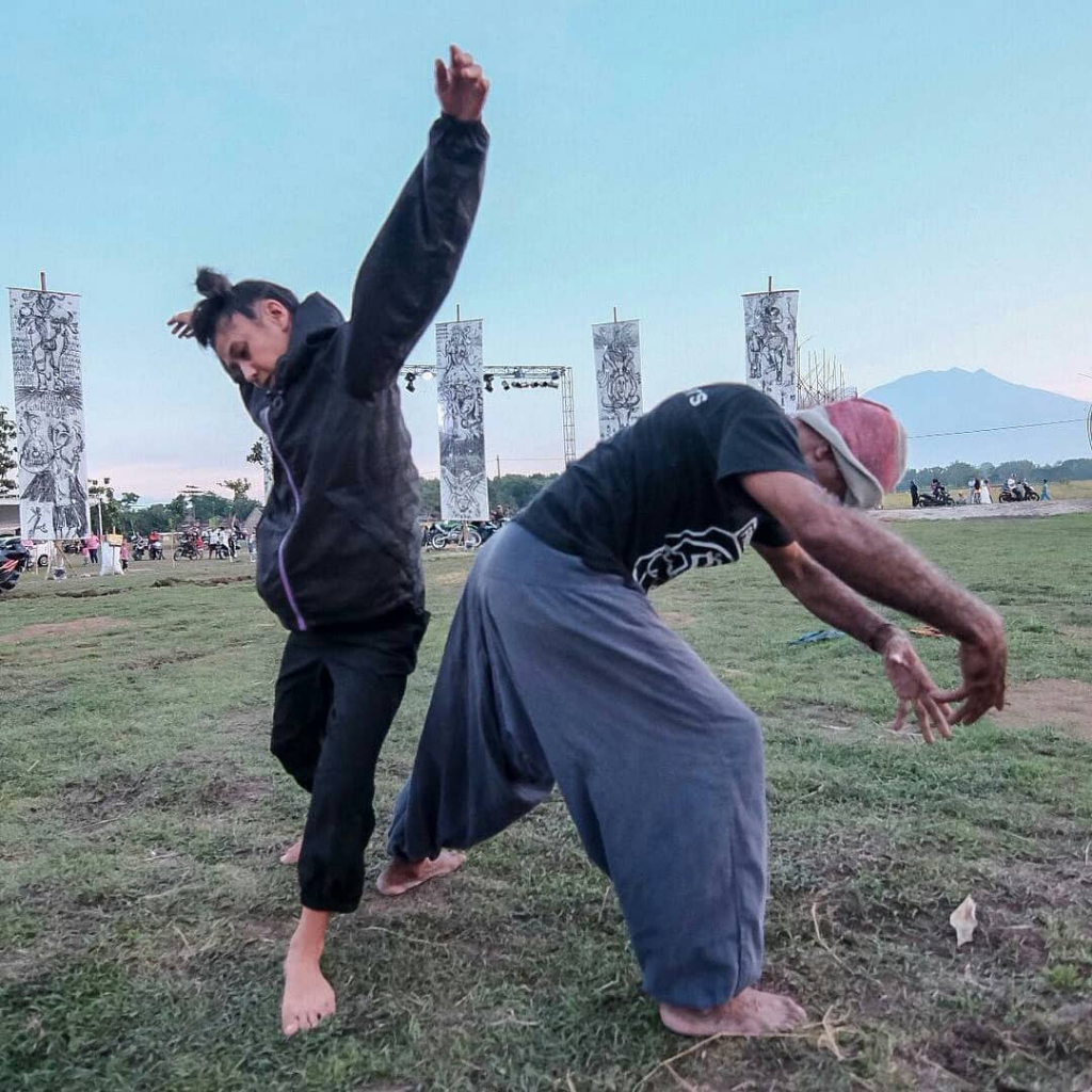 Tradisi di Sini Mulai dari Perang Nasi sampai Nikah sama Peri pun Ada Gan!