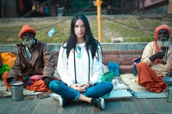 Ulang Tahun, 10 Pesona Awet Muda Sophia Latjuba di Usia ke-49 Tahun