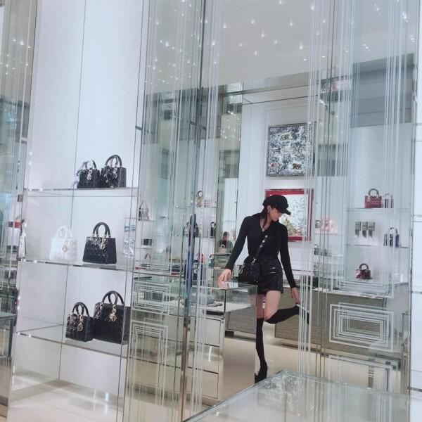 10 OOTD ala Lee Da Hee, Pemeran Cha Hyeon di KDrama Search: WWW