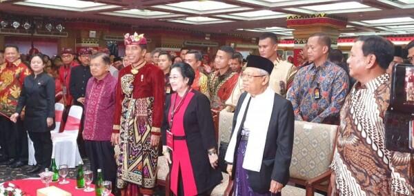 Kocak! Ini 4 Guyonan Megawati pada Prabowo saat Kongres V PDIP di Bali
