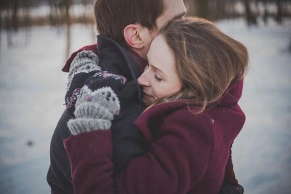 Penuh Pengertian, 7 Alasan Cewek Aries Cocok Dijadikan Pasangan Hidup