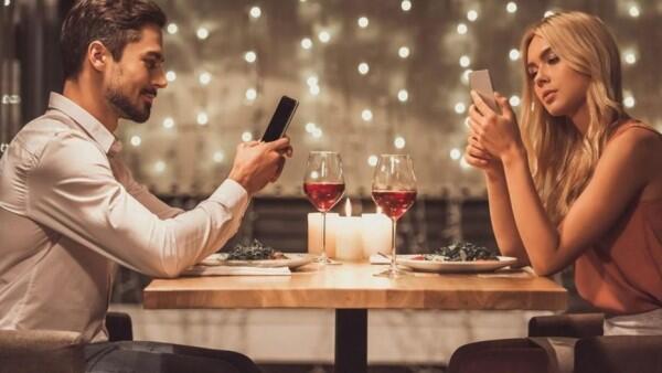 5 Hal Ini Akan Kamu Temui Jika Berpacaran dengan Seorang Ambivert