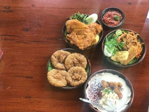6 Pecel Pithik Khas Banyuwangi, Pedas Tapi Nikmat Banget!